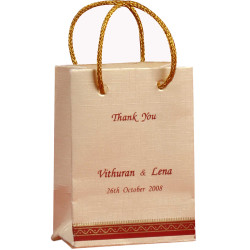 CHENGU 30 Pieces Wedding Welcome Bags for Hotel Guests Floral Wedding Party  Gift Bags Paper Treat Bags with Handle Love Is Sweet Bag for Baby Shower  Bridal Birthday Party Favors Supplies 
